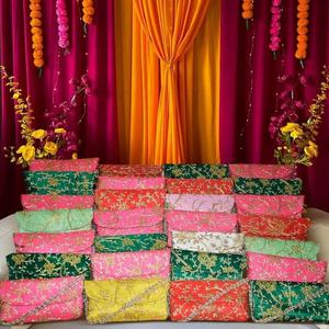 กระเป๋าคลัทช์ปักลายทำมือสำหรับทุกการเฉลิมฉลองและโอกาสพิเศษ กระเป๋าคลัทช์ผ้าไหมทำมือ - Product Image 1