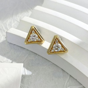 Pendientes Triangulares con Moissanita en Plata 925, Engaste de Puntas, Diseño Geométrico Clásico, Joyería Unisex - Product Image 2