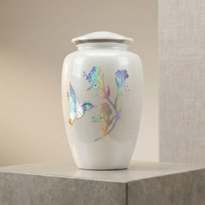 Urne funéraire blanche pour cendres avec motif botanique d'oiseau en vol, effet nacre, pour rangement commémoratif décoratif - Product Image 4