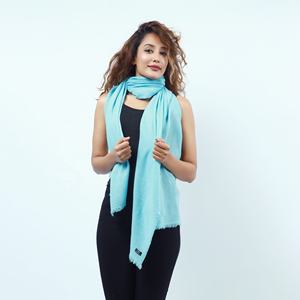 Châle Pashmina doux et chaud pour femmes surdimensionné avec du fil de laine de cachemire intérieur mongol durable pour les voyages d'hiver - Product Image 5