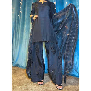 Hermoso Salwar Kameez de Poliéster para Fiestas, Incluye Top, Pantalón y Dupatta - Product Image 3