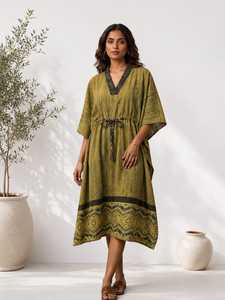 Caftán para mujer con cuello en V, manga larga, estampado Tie Dye, corte holgado, para playa, resort o fiesta. - Product Image 1