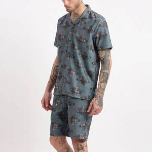 Nouvel article au style tendance, service OEM, ensemble short et t-shirt léger pour homme, look chic, tenue de plage, ensemble imprimé t-shirt et short - Product Image 3