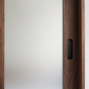Serrure de porte dissimulée sans poignée pour porte coulissante en bois, design à poignée latérale coulissante pour balcon et meubles de cuisine - Product Image 3
