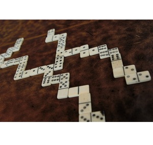 ANAM OVERSEAS Jeu de dominos rectangulaire écologique en os double six, style sculpté et gravé, jouet de table, objet d'art de collection personnalisé - Product Image 1