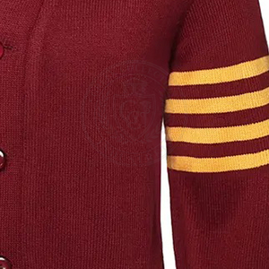 Cardigan en acrylique tricoté pour homme, couleur bordeaux avec manches à rayures jaunes, fermeture boutonnée, style universitaire, pour homme et femme - Product Image 6