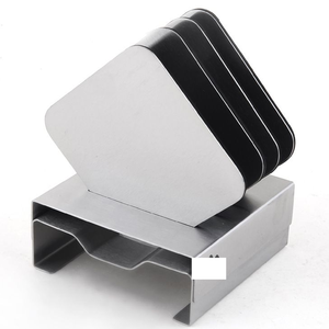 Ensemble de sous-verres carrés en laiton métallique de luxe, présentés dans un coffret à couvercle assorti, disponible à prix de gros. - Product Image 2