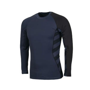 Nueva Camiseta de Protección Deportiva Negra y Roja de Manga Larga, Diseñada para Brindarte la Mejor Experiencia de Lucha/Entrenamiento - Product Image 4