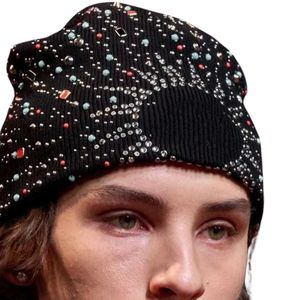 Gorros de Punto de Invierno al por Mayor, Personalizados con Pedrería, Estampado Gráfico, Sublimación, Bordado, Gorro Acrílico - Product Image 4