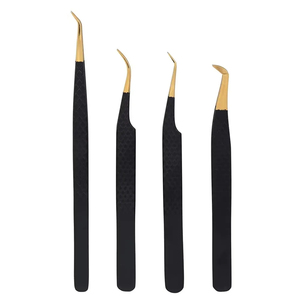 Ensemble de 4 pinces à cils en acier inoxydable de haute qualité avec logo personnalisé, pointe lisse, antistatiques, durables, pour usage en salon - Product Image 1