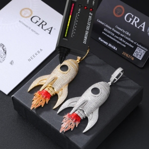 Colgante de Cohete de Moissanita - Colgante de Cohete Esmaltado Estilo Goteo de Plata 925, Joyería Streetwear Iced Out con Piedras Engastadas a Mano - Product Image 5