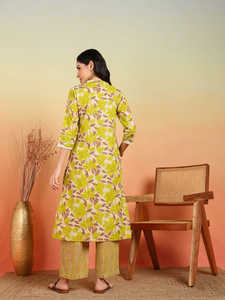 Kurta Recta de Algodón Elástico con Estampado Floral, Cuello Mandarín, Mangas Tres Cuartos, Ajuste Regular y Detalles de Espejo, con Pantalón - Product Image 2