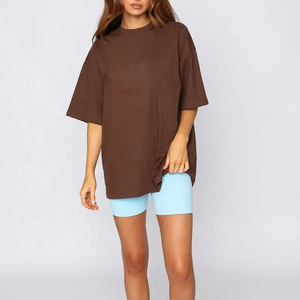 Camiseta de Alta Calidad para Mujer en Tallas Grandes con Bordado y Plumas, 100% Algodón Orgánico - Product Image 2