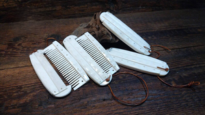 Peine de Cuerno de Búfalo Tallado con Diseño de Animal Ecológico, Logotipo Personalizable, Creaciones Naturales de Alta Calidad, Uso Diario - Product Image 2