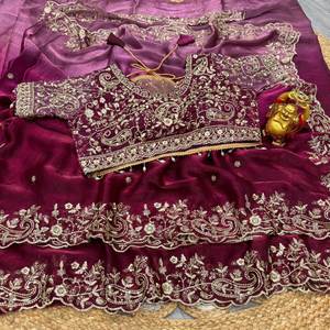 Elegante Saree de Trabajo de Doble Tono en Color Mango, en Seda Espacial con Bordado Zari y Blusa Cosida para Ocasiones Especiales y Celebraciones - Product Image 5