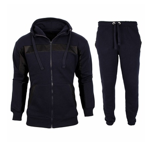 Chándal deportivo diseñado con un estilo limpio y un ajuste cómodo. La tela ligera facilita el movimiento y es adecuado para hombres y mujeres. - Product Image 6