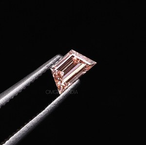 Hot Selling Premium IGI Certified Laser <b>Drilled</b> Lab Grown Trapezoid Cut Loose CVD Fancy <b>Pink</b> VVS Clarity Diamond Fine Jewelry - Product Image 2