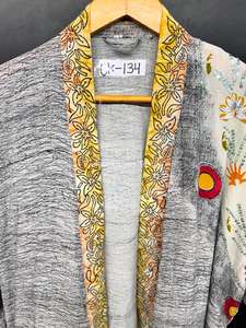 Kimono de Seda Crepé Vintage Suave y Lujoso Hecho a Mano para Mujer |   Estampado floral, cuello en V, manga corta, cintura elástica en la parte delantera |   Primavera - Product Image 2