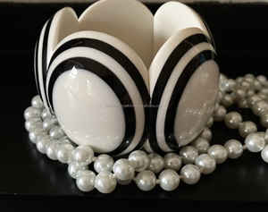 Branded Customized Top Quality Handcrafted Customized Color <b>Resin</b> Fashion Jewelry Strand Bracelet for Women From India. - Product Image 3