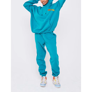 Conjunto Deportivo de Dos Piezas para Mujer, Chaqueta con Capucha y Pantalones Jogger de Terciopelo Africano, Tallas Grandes, Ecológico, con Logotipo Personalizado - Product Image 4