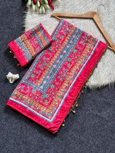 Sari en soie Chinnon avec imprimé Ajarakh, travail de miroir véritable sur tout le sari, bordure et pallu avec passepoil, ainsi que latkan Kodi. - Product Image 4