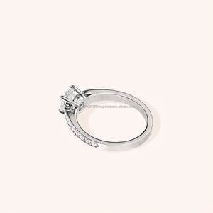 Anillo de Compromiso de Moissanita de Lujo de Excelente Calidad para Mujer con Estilo Elegante y Belleza Duradera Disponible al Mejor Precio - Product Image 4