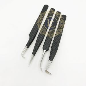 Pinzas para Pestañas Profesionales Hechas a Mano de Acero Inoxidable, Recubrimiento en Polvo Negro Mate, Agarre de Diamante Sostenible, Plateadas - Product Image 3