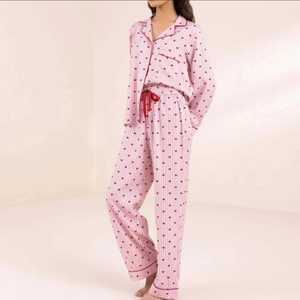 Ensemble de pyjama doux en tricot à imprimé cœurs roses pour femme, ensemble deux pièces de détente avec haut à taille élastique et pantalon large - Product Image 4