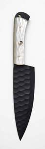 Cuchillo de Cocina Negro Forjado a Mano con Mango de Resina Perlada - Product Image 4