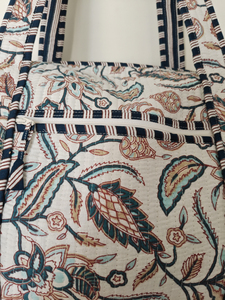 Sac de voyage léger en coton rayé Shree Balajee Garments avec doubles poignées et fermeture à glissière, capacité 20-35L - Product Image 5