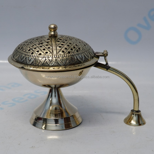 Quemador de incienso decorativo de latón con asa, quemador de carbón aromático para uso en el hogar y templos, fragancia para primavera y verano - Product Image 3