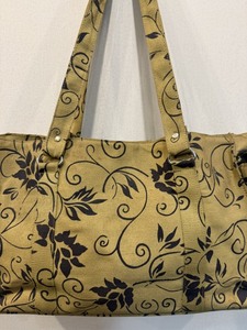 Floral Patterned <b>Tote</b> <b>Bag</b> Beige with Dark <b>Blue</b> Design Shoulder Strap Casual Style Snap Button Closure - Product Image 4