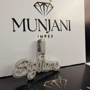 Colgante Personalizado de Oro Rosa Chapado en Oro con Corte Brillante, Diamantes VVS Iced, Colgantes Finos y Dijes Unisex - Product Image 3