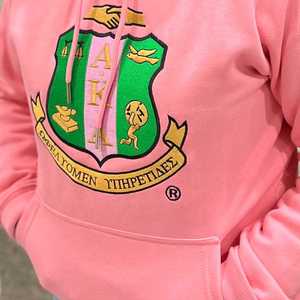 AKA เสื้อฮู้ดสีชมพูพรีเมี่ยมสำหรับผู้หญิง ปักลายตัวอักษรกรีก เสื้อพูลโอเวอร์ผ้าฟลีซเนื้อนุ่ม สวมใส่สบาย มีสไตล์ - Product Image 6