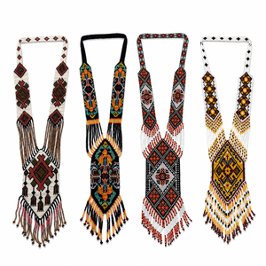 Elegantes Collares de Cuentas de Vidrio Hechos a Mano con Cuentas Vibrantes y Patrones Estilizados, Atractivo de Moda Atemporal, Estilo Étnico Hindú para Fiestas - Product Image 1