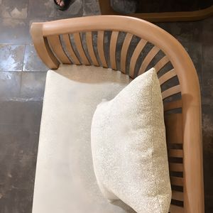 Canapé d'extérieur incurvé en teck massif sur mesure avec lattes pour projets hôteliers de villas de luxe, mobilier contractuel Jepara SVLK - Product Image 4