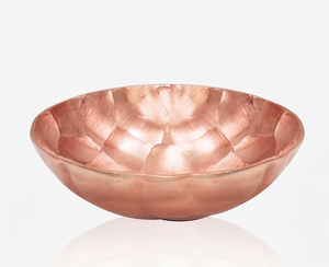 Bol en cuivre martelé classique au design moderne pour un service élégant des aliments à la maison, à l'hôtel ou au restaurant - Product Image 1