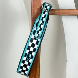Recién llegado, patrón de tablero de ajedrez, correa de perro de cuero mecanizada a mano, collar y juegos de cables de tráfico adecuados para perros pequeños y medianos - Product Image 4