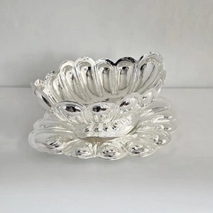 Tazón Decorativo de Metal Plateado para Postres, Ideal para la Mesa de Comedor, Exhibidor de Dulces y Chocolates para Fiestas y Celebraciones - Product Image 2
