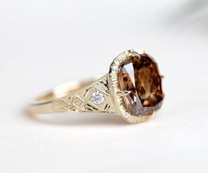 Bague de fiançailles en diamant de laboratoire couleur fantaisie, or massif 14 carats, sertissage clos, diamant marron taille coussin cultivé en laboratoire IGI, gravé à la main, unique - Product Image 3