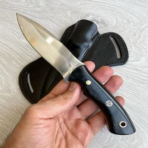 Cuchillo desollador hecho a mano de acero D2 con funda de cuero fino y mango de cuerno de búfalo, producto viral de moda y gran venta. - Product Image 3