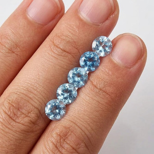 Compra al por Mayor de Topacio Azul Cielo Natural Facetado, Piedras Preciosas Sueltas de 3 mm, Lote de Piedras Preciosas Facetadas Redondas, Fabricante de Piedras Preciosas de Francia - Product Image 3