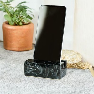 Support de téléphone en résine de qualité supérieure, fait main, décoratif, pour smartphones, bureau et table, disponible à la vente - Product Image 6