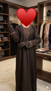 ชุดอาบายะห์สไตล์ดูไบสุดหรู พร้อมฮิญาบ สำหรับชาวมุสลิม สวยงามเหมาะสำหรับงานปาร์ตี้ ตกแต่งด้วยงานปักอย่างประณีต บุรก้า แขนเสื้อปกติ ยาวคลุมเท้า ผ้าเนื้อมัทแมท - Product Image 3