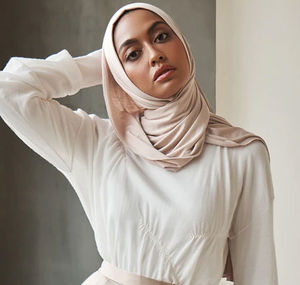 Hiyab Liso de Alta Demanda para Mujer, Tela Suave Premium, Pañuelo Islámico Transpirable, Venta al Por Mayor - Product Image 5