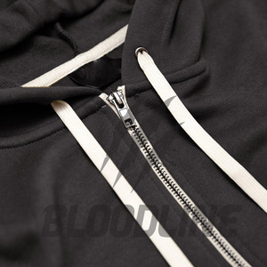 Sweat-shirt à capuche zippé noir pour homme avec imprimé frontal, coupe classique, décontracté, pour l'automne - Product Image 4
