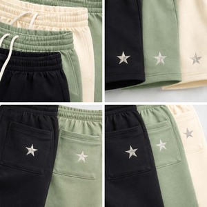 ชุดกางเกงขาสั้นผ้าฝ้ายฟลีซผู้ชายขายส่ง รับทำโลโก้ กางเกงขาสั้นลำลองสำหรับฤดูร้อน มีเชือกผูกเอว หลายสี - Product Image 3