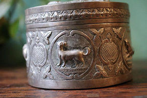 Caja Decorativa Metálica Premium, Solución de Almacenamiento Elegante de Tradebyd - Product Image 3