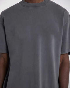 เสื้อยืดผู้ชายผ้าฝ้าย 100% ทรงหลวม พิมพ์ลาย เสื้อยืดคอตตอนโอเวอร์ไซส์สำหรับผู้ชาย ทรงบ็อกซี่ฟิต ล้างสีแบบแอซิด ไหล่ตก แบบเรียบ - Product Image 3