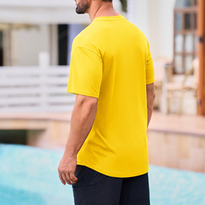 เสื้อยืดออกกำลังกายผู้ชายคุณภาพดี ระบายอากาศได้ดี ดีไซน์ใหม่ ป้องกันรังสียูวี แห้งเร็ว ทรงโอเวอร์ไซส์ สไตล์สตรีทแวร์ เหมาะสำหรับฟิตเนส - Product Image 2